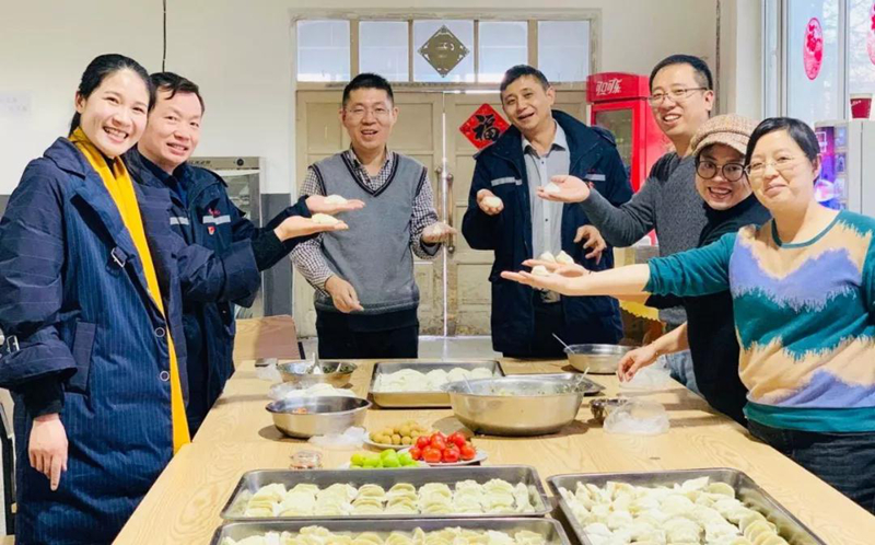 王大真等集團(tuán)領(lǐng)導(dǎo)深入一線與干部職工共度新春佳節(jié)(圖14) 王大真等集團(tuán)領(lǐng)導(dǎo)深入一線與干部職工共度新春佳節(jié)(圖14)