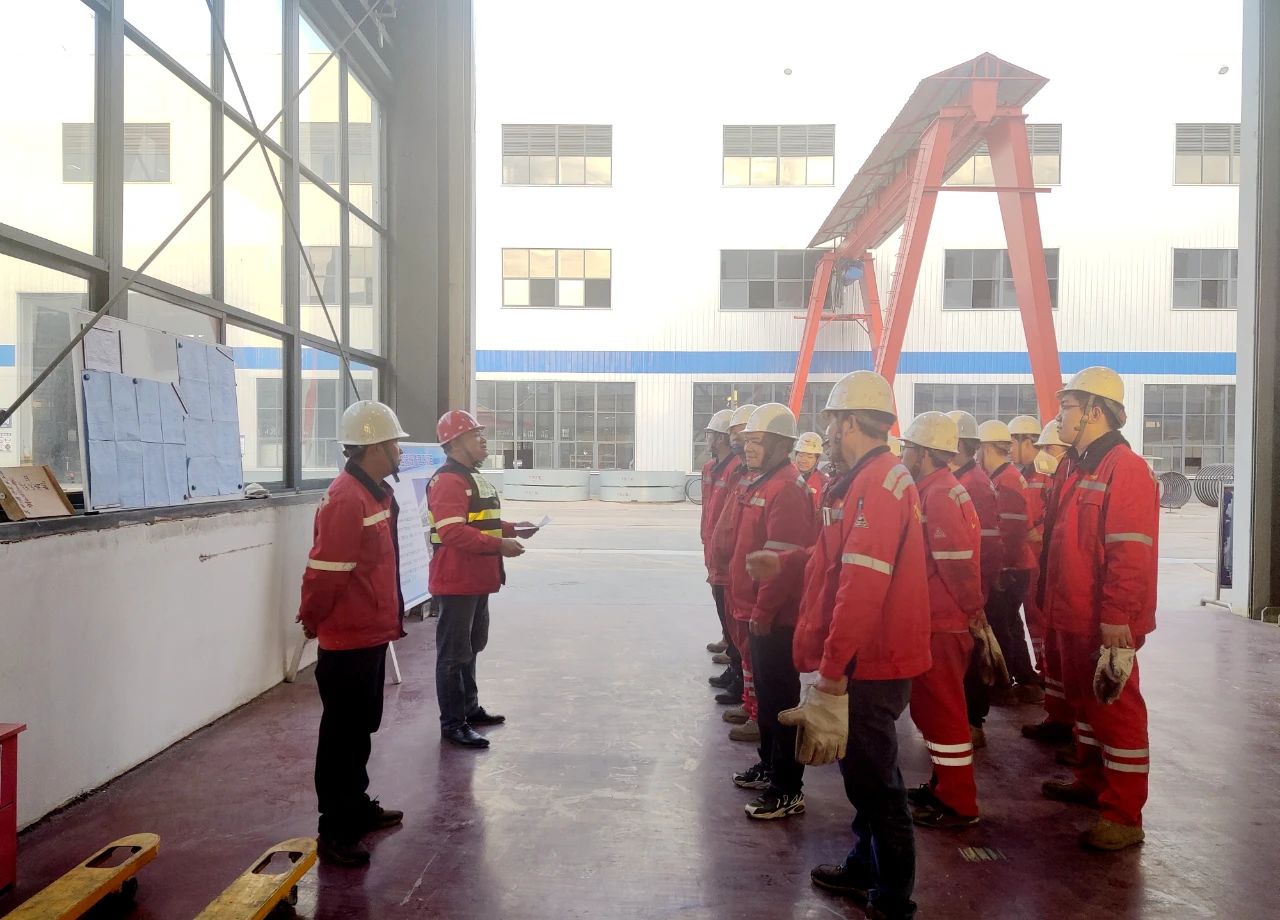 設(shè)備制造分公司開展制作工實操培訓(xùn)(圖2) 設(shè)備制造分公司開展制作工實操培訓(xùn)(圖2)