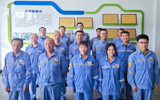 新疆宜化5個(gè)班組獲評準(zhǔn)東開發(fā)區(qū)安全管理標(biāo)準(zhǔn)化班組(圖1)