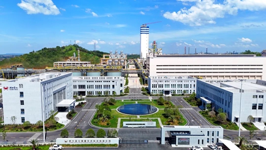 楚星生態(tài)年產(chǎn)40萬噸磷銨、20萬噸硫基復(fù)合肥項目竣工投產(chǎn)(圖1)