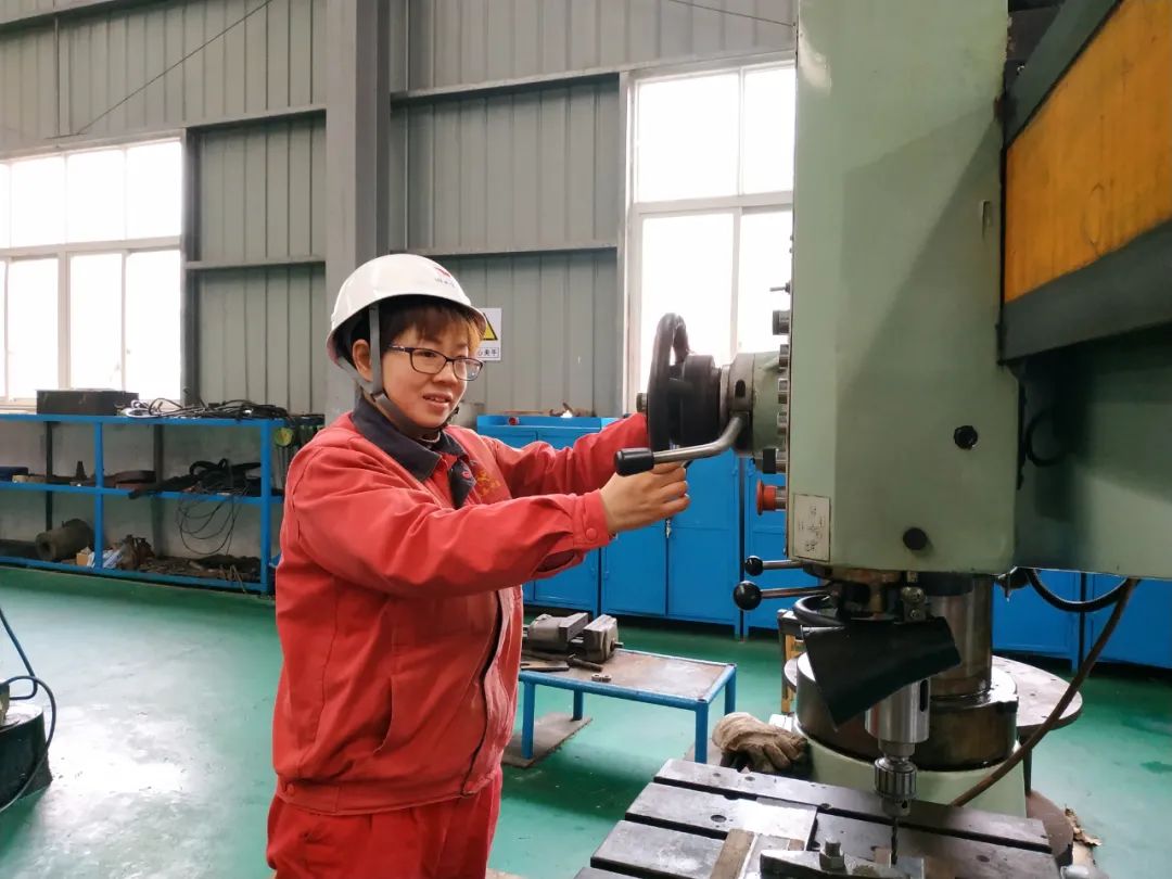 【風(fēng)采】潛心鉆研新技術(shù) 奮力建功新時(shí)代(圖3) 圖片