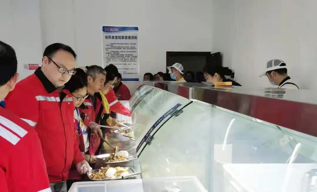 【辦實事】化機(jī)公司:聽心聲解難題 為職工服好務(wù)(圖1) 圖片